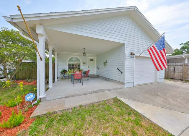 Property at 3042 57th Ave N, St Petersburg, FL 33714, 2 beds, 2 baths