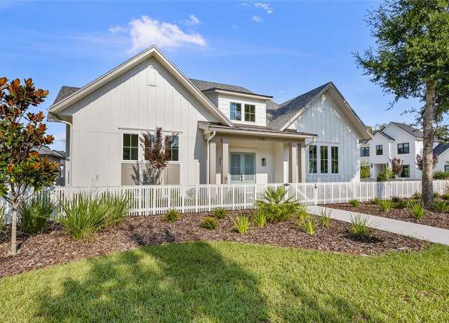 Property at 1101 SW 136th St, Newberry, FL 32669, 4 beds, 4 baths