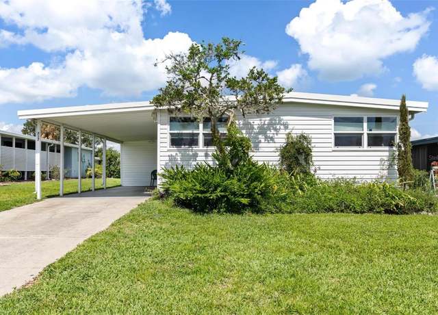Property at 717 W Coach N Four Dr, Leesburg, FL 34748, 2 beds, 2 baths