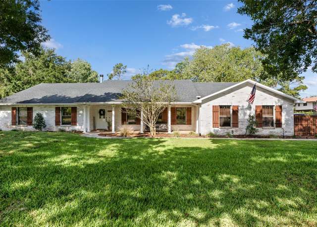 Property at 1999 Sir Lancelot Cir, St Cloud, FL 34772, 4 beds, 2 baths