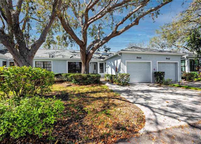 Property at 944 San Carlos Ct NE, St Petersburg, FL 33702, 2 beds, 2 baths