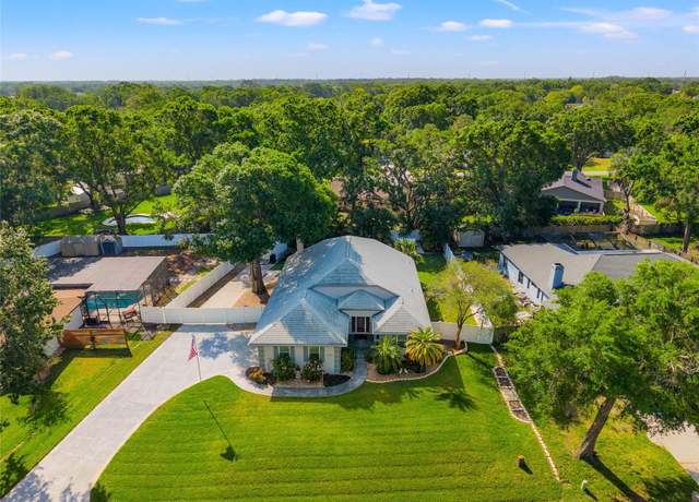 Property at 22304 Stillwood Dr, Land O Lakes, FL 34639, 3 beds, 2 baths