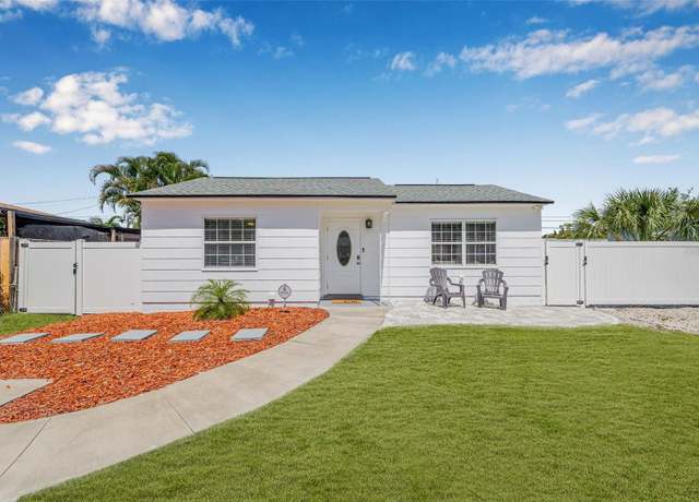 Property at 812 60th St S, Gulfport, FL 33707, 3 beds, 2 baths