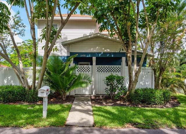 Property at 12498 143rd St, Largo, FL 33774, 2 beds, 2.5 baths