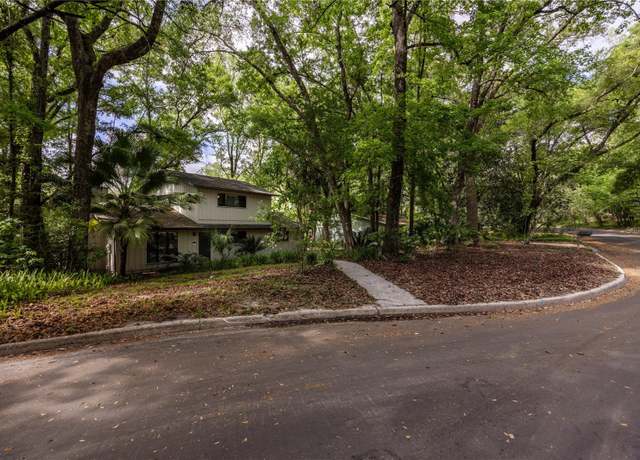 Property at 3809 NW 10th Pl, Gainesville, FL 32605, 3 beds, 3 baths