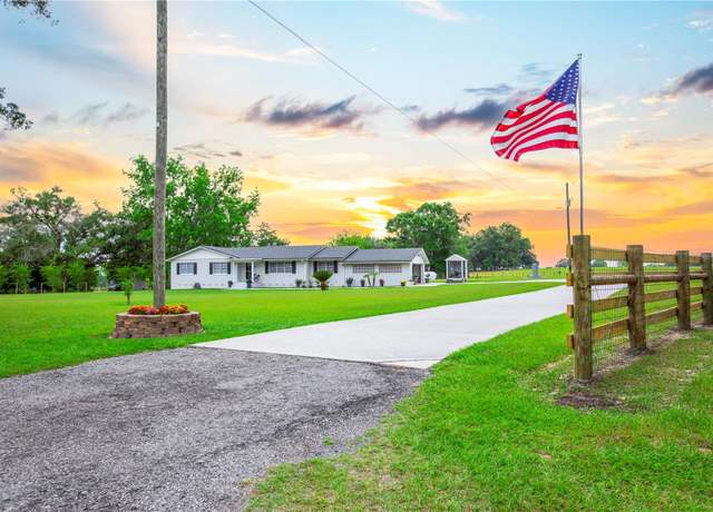 Property at 6694 S US 441 Hwy, Lake City, FL 32025, 2 beds, 2 baths
