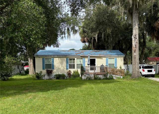 Property at 2324 SE 175th Ter, Silver Springs, FL 34488, 3 beds, 2 baths
