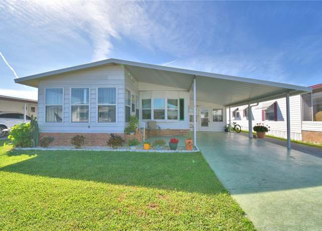 Property at 4236 Cedarwood St, Winter Haven, FL 33880, 2 beds, 2 baths