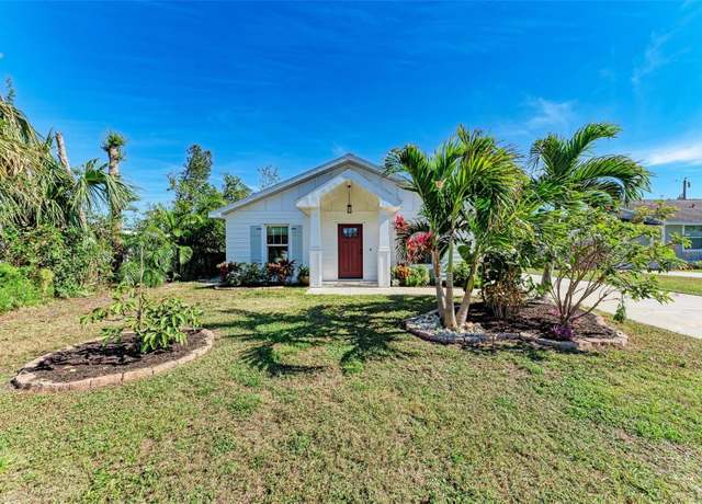 Property at 606 19th Ave W, Palmetto, FL 34221, 3 beds, 2 baths