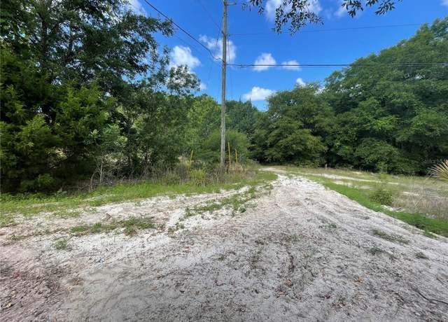 Property at 103 Frontier Dr, Satsuma, FL 32189