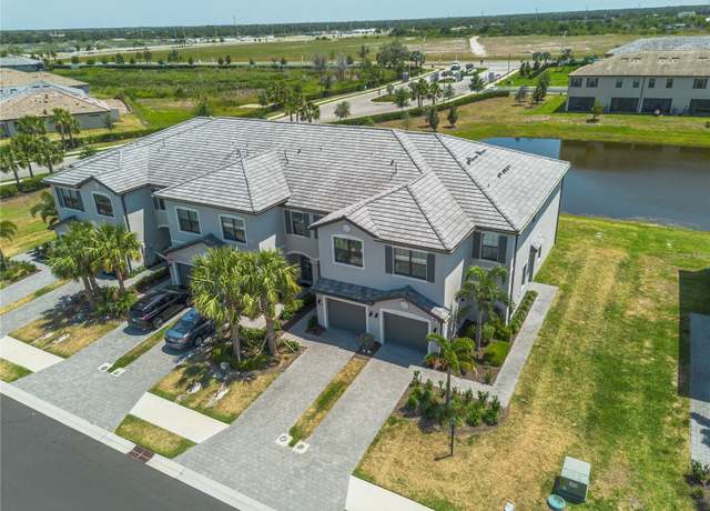 Property at 15242 Sunny Day Dr, Bradenton, FL 34211, 3 beds, 2.5 baths