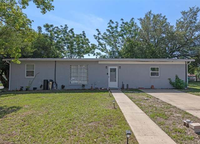 Property at 985 N Village Dr, Deltona, FL 32725, 3 beds, 2 baths