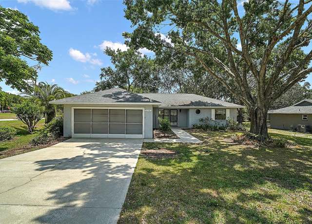 Property at 36482 Doral Dr, Grand Island, FL 32735, 3 beds, 2 baths