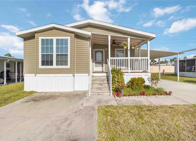 Property at 5217 4th St E, Bradenton, FL 34203, 3 beds, 2 baths