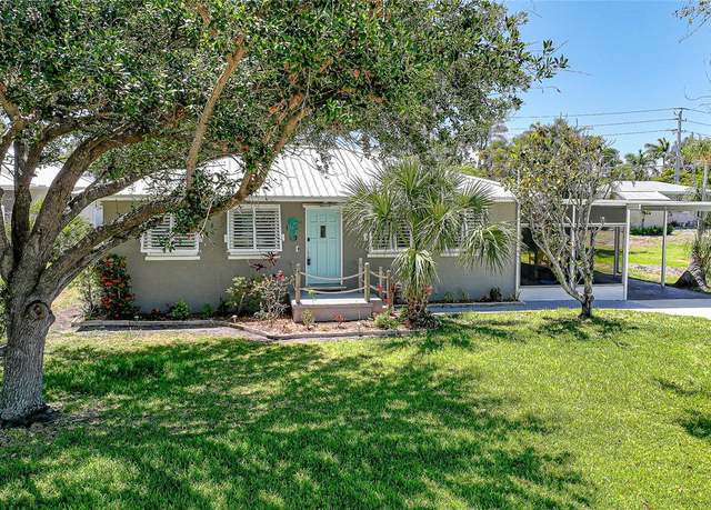 Property at 809 Kings Ct, Punta Gorda, FL 33950, 3 beds, 2 baths