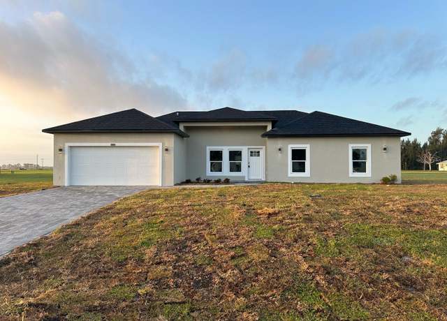Property at 8732 Hampshire Dr, Sebring, FL 33876, 4 beds, 2.5 baths