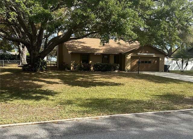 Property at 907 Van Dr, Auburndale, FL 33823, 2 beds, 2 baths