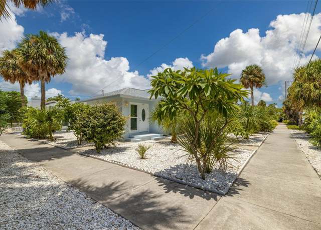 Property at 850 Mandalay Ave, Clearwater Beach, FL 33767, 3 beds, 2.5 baths