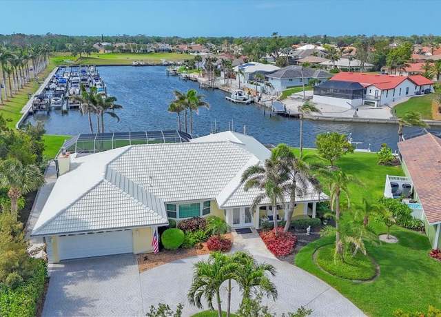 Property at 44 Waterford Dr, Englewood, FL 34223, 3 beds, 3 baths