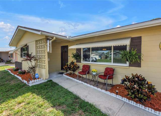 Property at 9892 111th St, Seminole, FL 33772, 2 beds, 2 baths