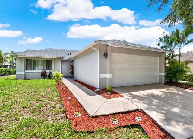 Property at 963 Beach Breeze Dr, Orlando, FL 32835, 3 beds, 2 baths