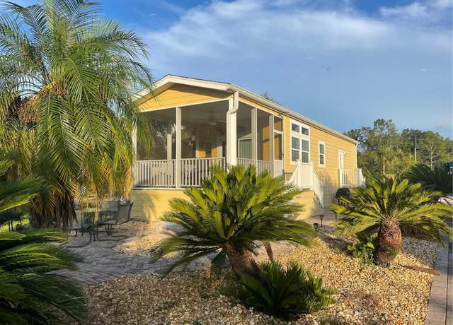 Property at 6942 Amanda Vista Cir, Land O Lakes, FL 34637, 1 bed, 1 bath