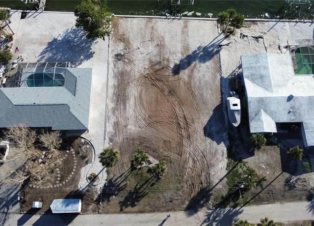 Property at 1340 Aqua View Ln, Englewood, FL 34223