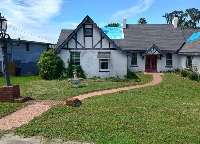 Property at 2603 E Lake Hartridge Dr, Winter Haven, FL 33881, 3 beds, 2 baths