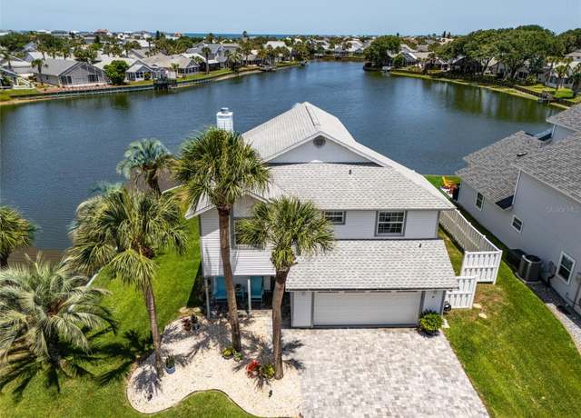 Property at 7 Bristol Dr, Palm Coast, FL 32137, 3 beds, 2.5 baths