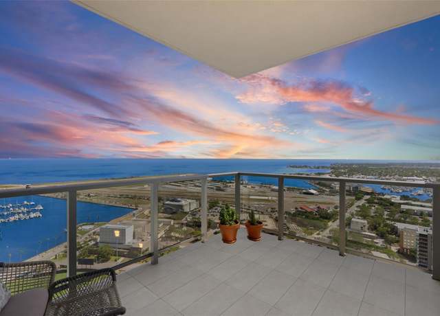 Property at 301 1st St S #3207, St Petersburg, FL 33701, 2 beds, 3 baths