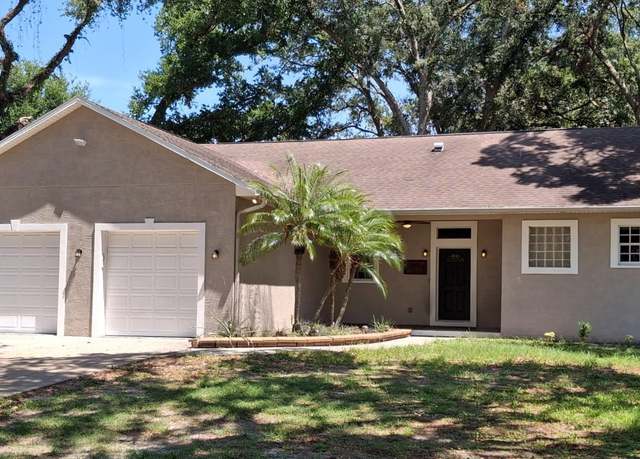 Property at 6994 Fort King Rd, Zephyrhills, FL 33541, 3 beds, 2 baths