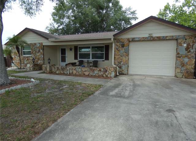 Property at 7421 Fairfax Dr, Port Richey, FL 34668, 2 beds, 2 baths