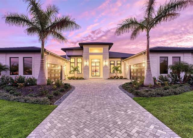 Property at 19439 Beacon Park Pl, Bradenton, FL 34202, 4 beds, 4.5 baths