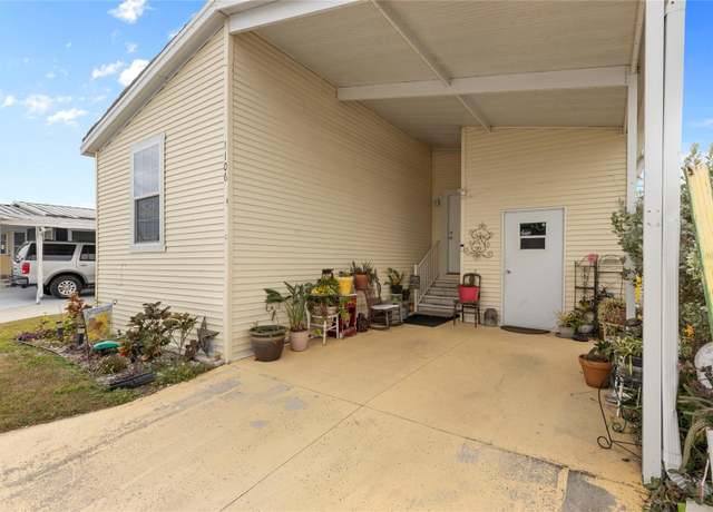 Property at 1106 49th Avenue Dr W, Bradenton, FL 34207, 2 beds, 2 baths
