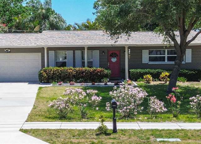 Property at 8497 137th St, Seminole, FL 33776, 4 beds, 2 baths
