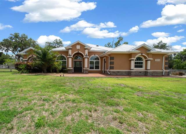 Property at 3934 SE 110th St, Belleview, FL 34420, 5 beds, 4 baths