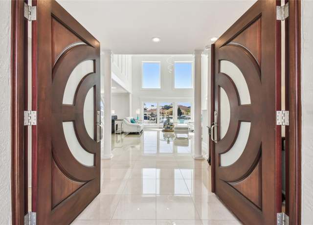 Property at 2233 Donato Dr, Belleair Beach, FL 33786, 5 beds, 5 baths