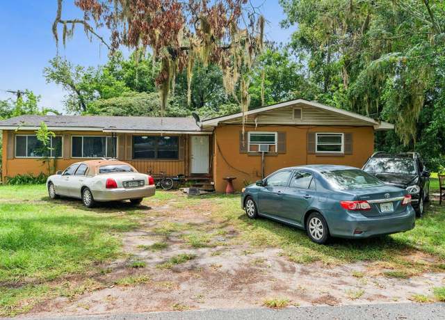 Property at 2715 NE 1st Ave, Ocala, FL 34470, 3 beds, 2 baths