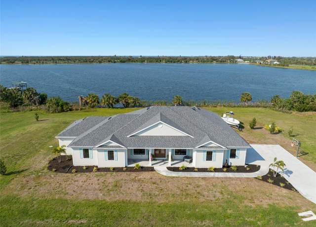 Property at 3319 Gulf City Rd, Ruskin, FL 33570, 5 beds, 4 baths
