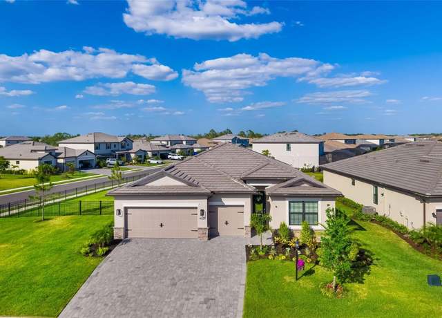 Property at 4929 Seafoam Trl, Bradenton, FL 34211, 4 beds, 3 baths