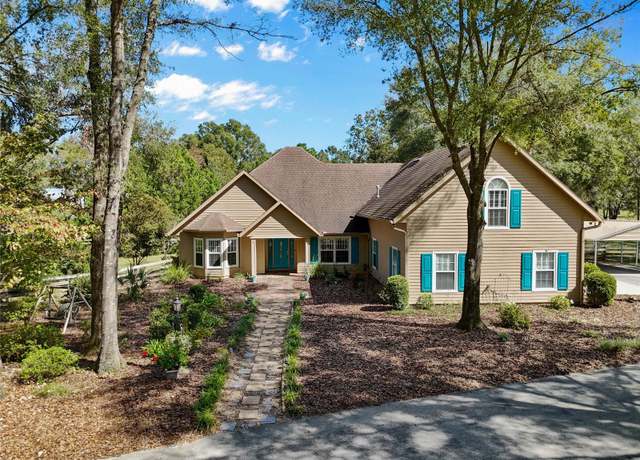 Property at 8940 SW 95th Pl, Gainesville, FL 32608, 4 beds, 3 baths