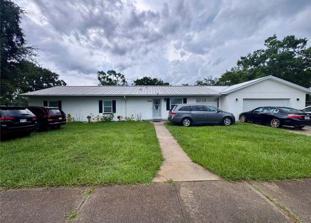 Property at 709 S Dillingham Ave, Kissimmee, FL 34741, 6 beds, 3 baths