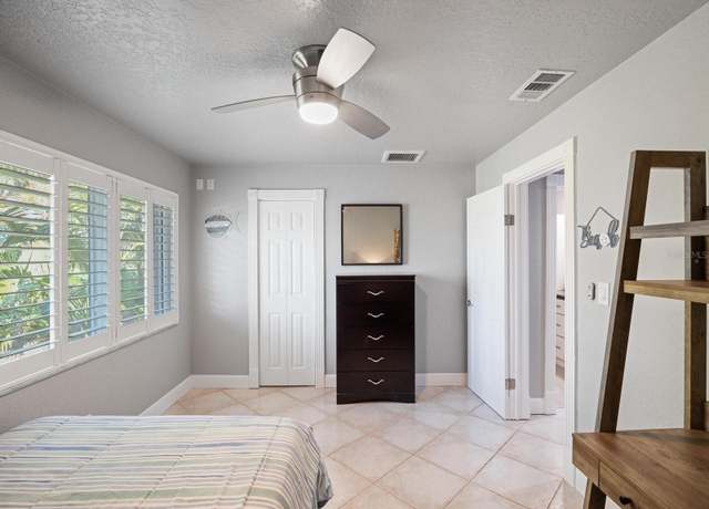 Property at 725 Capri Blvd, Treasure Island, FL 33706, 4 beds, 3 baths