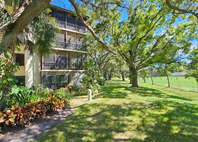 Property at 700 Starkey Rd #622, Largo, FL 33771, 2 beds, 2 baths