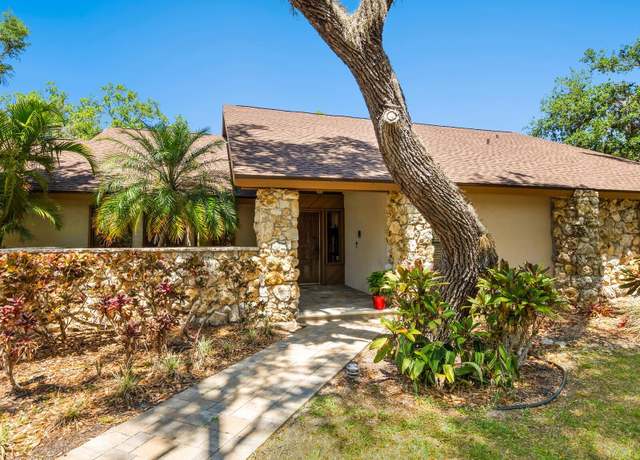Property at 4917 Hidden Oaks Trl, Sarasota, FL 34232, 3 beds, 3.5 baths