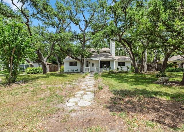 Property at 2005 Faun Rd, Venice, FL 34293, 3 beds, 2 baths