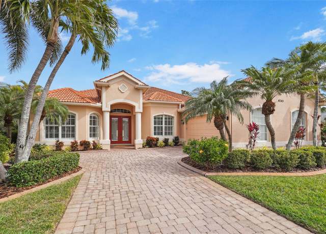 Property at 4245 Corso Venetia Blvd, Venice, FL 34293, 3 beds, 3.5 baths