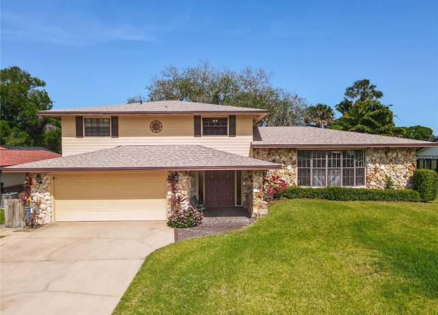 Property at 721 Fairway Dr, New Smyrna Beach, FL 32168, 3 beds, 2.5 baths