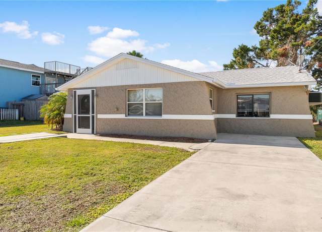 Property at 13637 Lagoon Dr, Hudson, FL 34667, 2 beds, 1.5 baths
