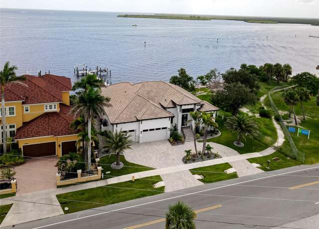 Property at 4488 Harbor Blvd, Port Charlotte, FL 33952, 4 beds, 3.5 baths